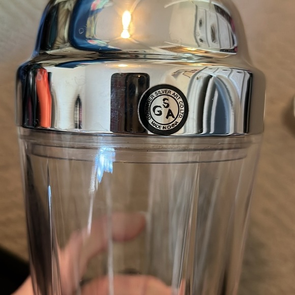 Fake crystal and Silver Cocktail Shaker - Picture 4 of 4